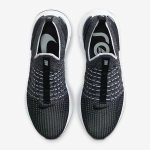Nike Women’s React Phantom Run Flyknit 2 Running Shoe